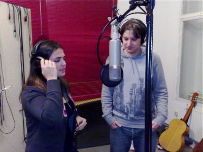 Lizzy und Daniel singen Background Vocals